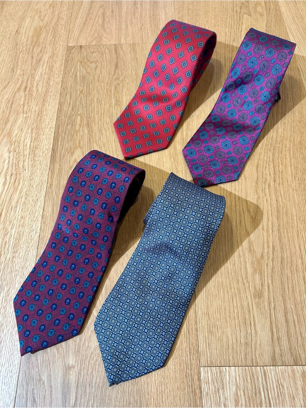 4 Harry Rosen Silk 👔 Medallion Ties